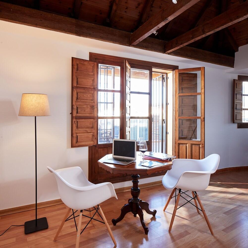 Lodgingmalaga - Rosaleda Apartment Málaga
